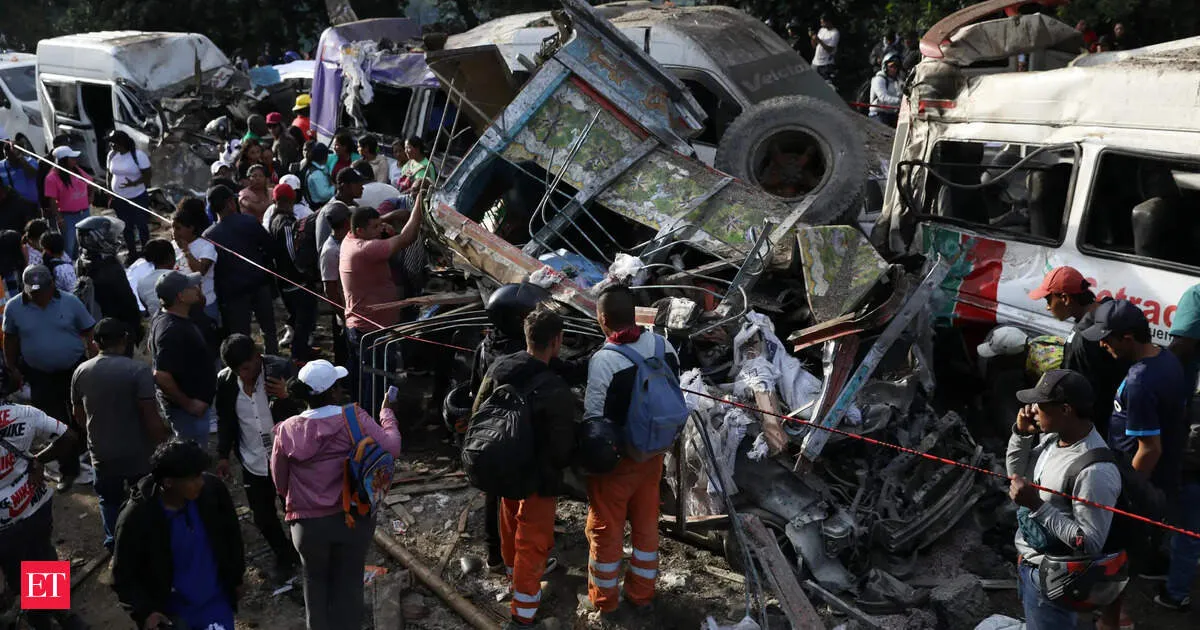 Bus bombing in southwestern Colombia kills 13 and injures 38 amid spiraling drug violence