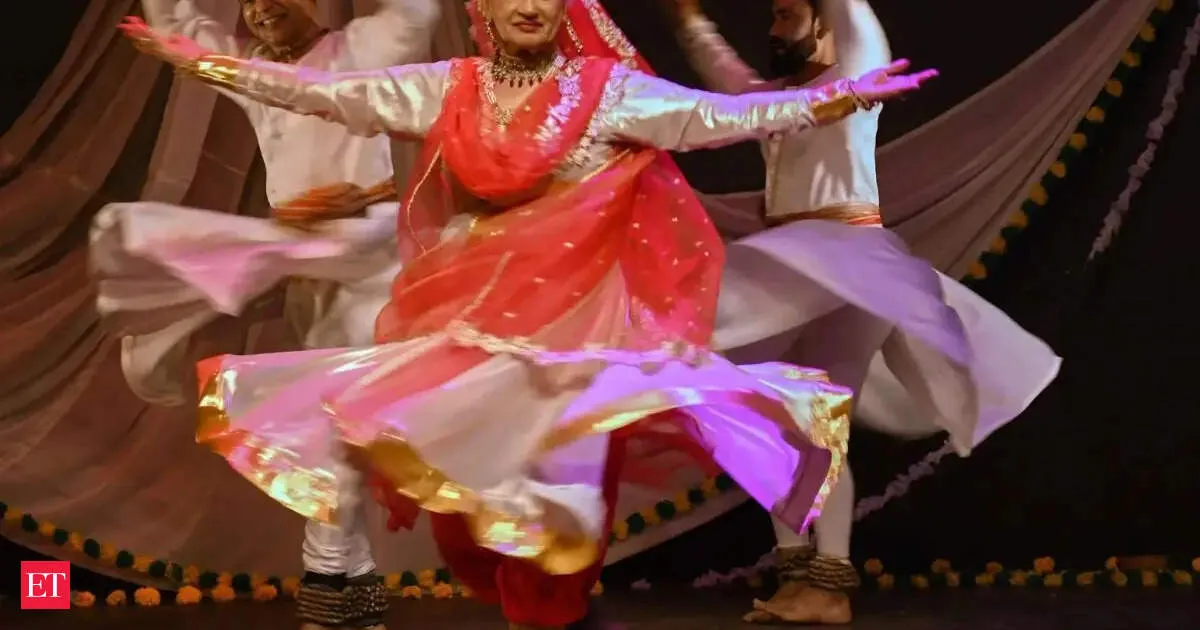 Pasoori dancer Sheema Kermani detained in Karachi while seeking permit for Aurat March