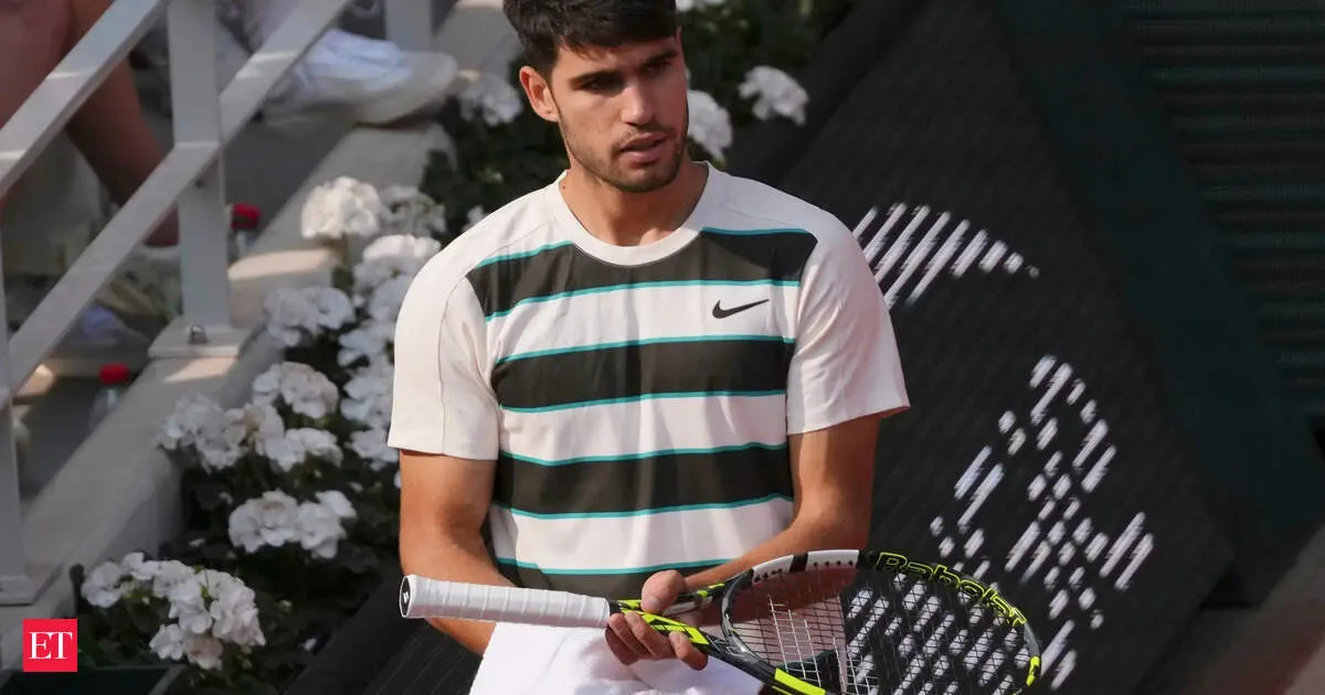 Alcaraz exits Paris chase as wrist injury forces withdrawal from key clay events