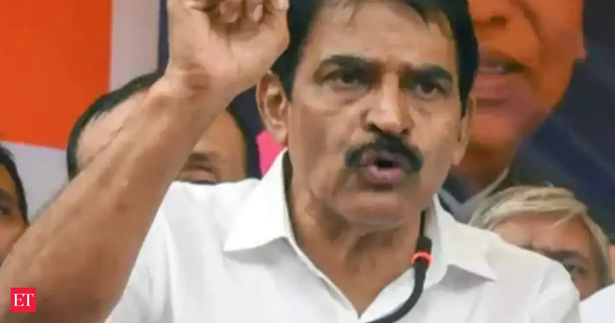 AICC scrambles in Kerala CM race as two rivals dig in ahead of Delhi meet