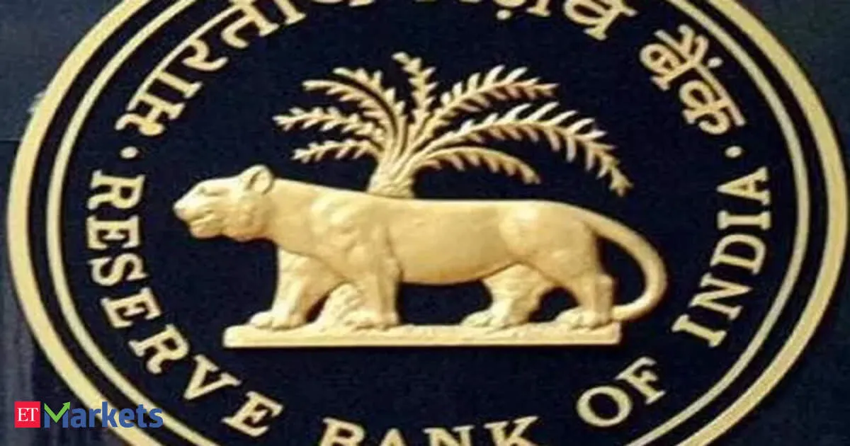 RBI net short positions jump to record 104 billion as rupee defense tightens