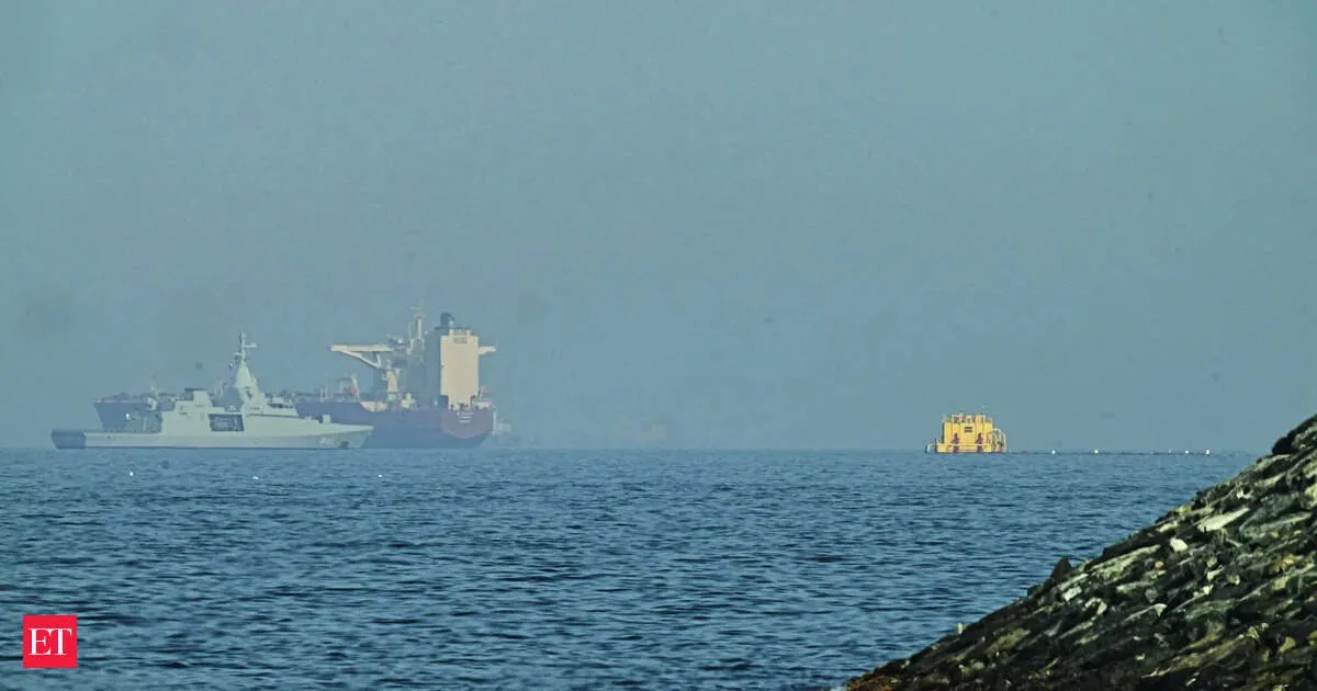 UK Military Reports Attack on Bulk Carrier Near Strait of Hormuz Amid Iran Proposal